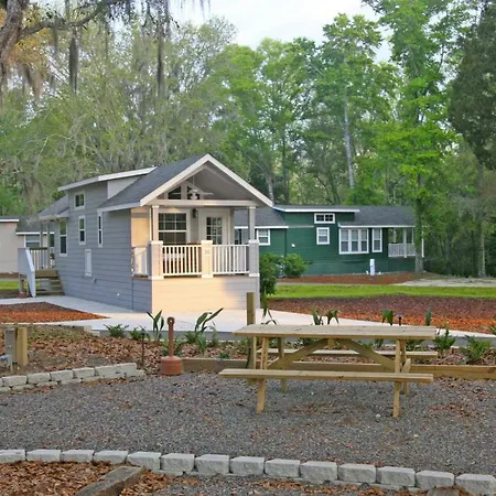 Live Oak Landing Hotel
